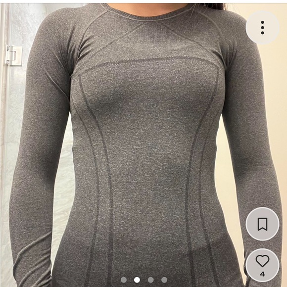 Ivivva long sleeve with thumbholes - children’s size S - Picture 4 of 4